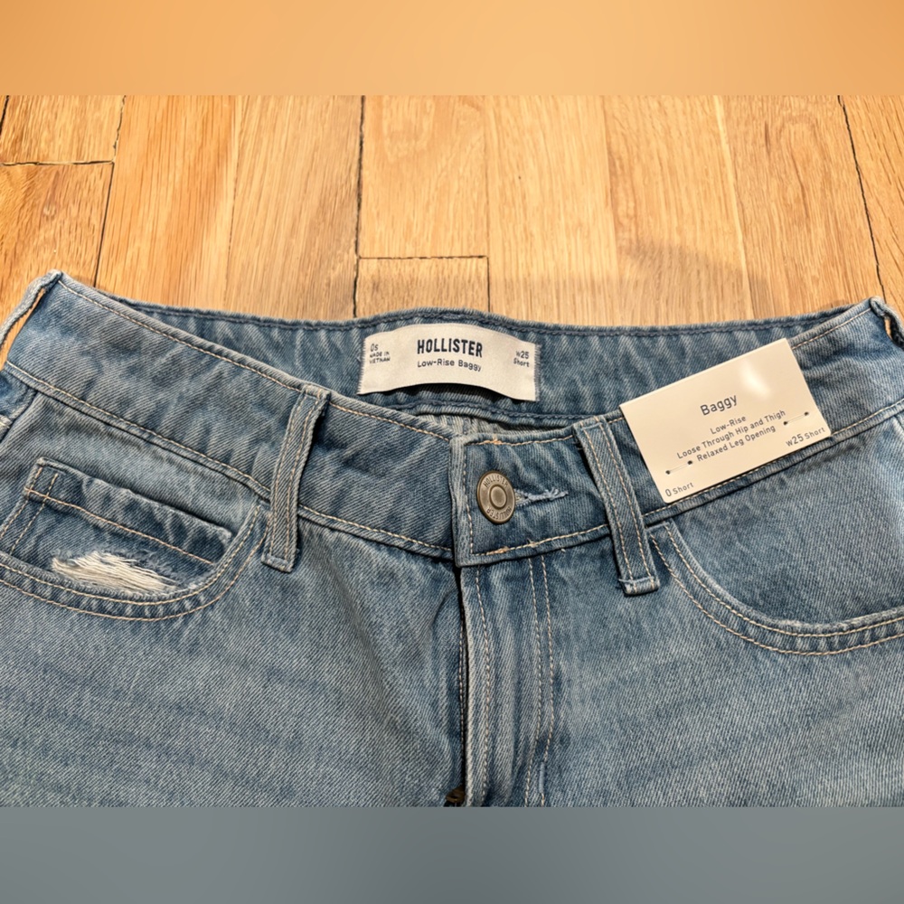 Hollister Low-Rise Baggy Jeans Size 25/0 Short - Picture 2 of 5